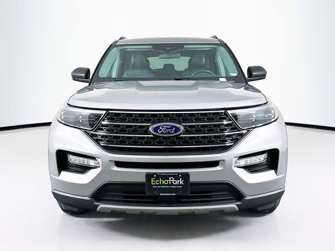Used 2024 Ford Explorer XLT w/ Equipment Group 202A RWD image 2
