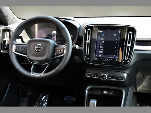Certified 2023 Volvo C40 P8 Recharge Plus w/ Climate Package AWD/4WD image 18
