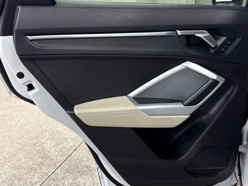 Used 2022 Audi Q3 2.0T Premium w/ Convenience Package image 10