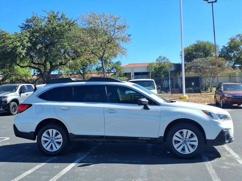 Used 2019 Subaru Outback 2.5i AWD/4WD image 3