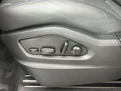 Certified 2025 Porsche Cayenne S AWD/4WD image 32