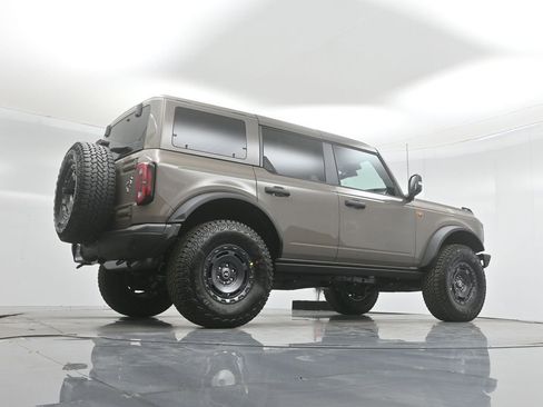 New 2025 Ford Bronco Badlands image 48