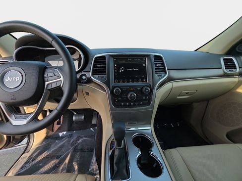 Used 2018 Jeep Grand Cherokee Limited w/ Luxury Group II AWD/4WD image 19