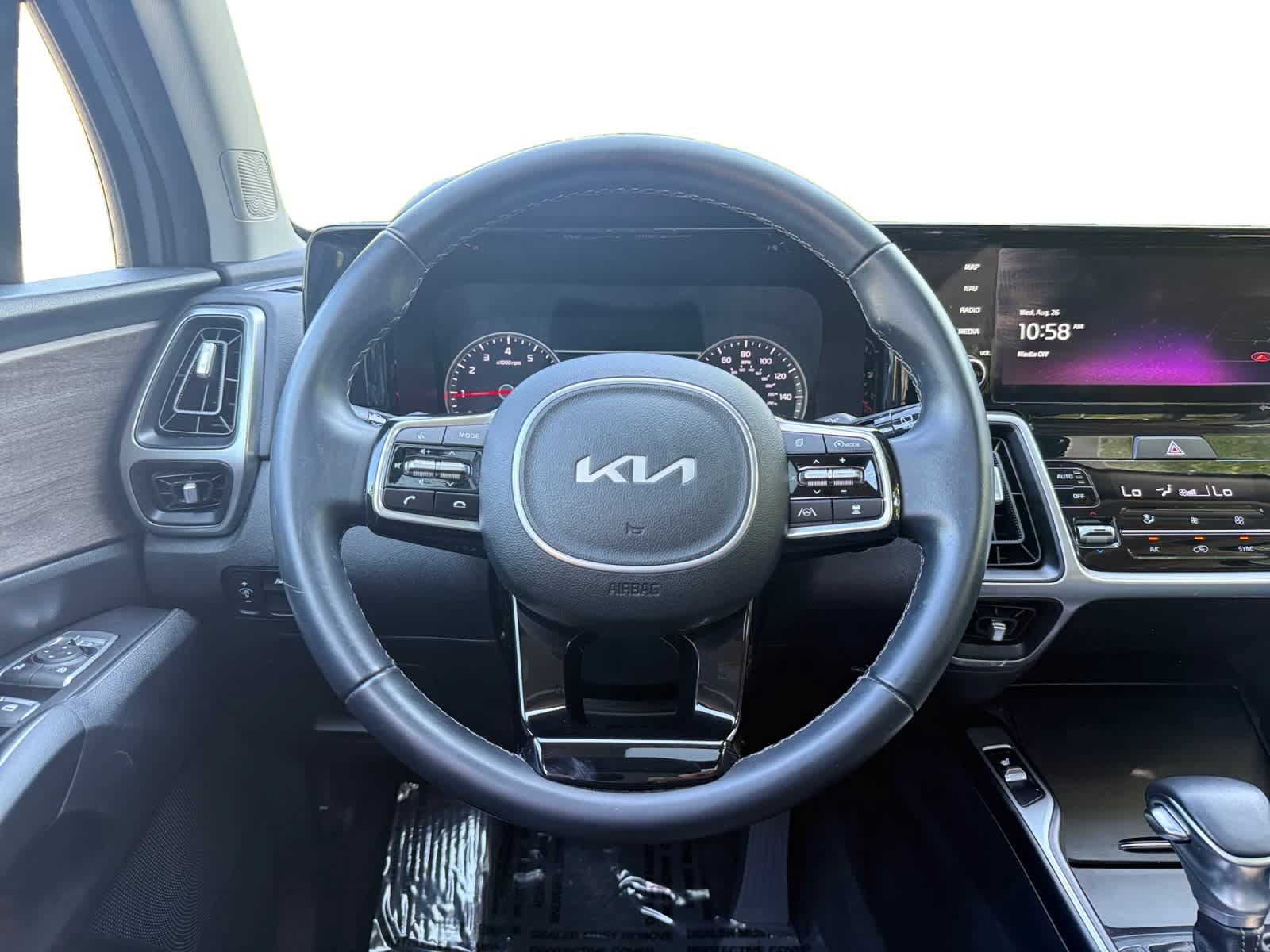 Used 2023 Kia Sorento EX w/ Panoramic Sunroof Package FWD image 13