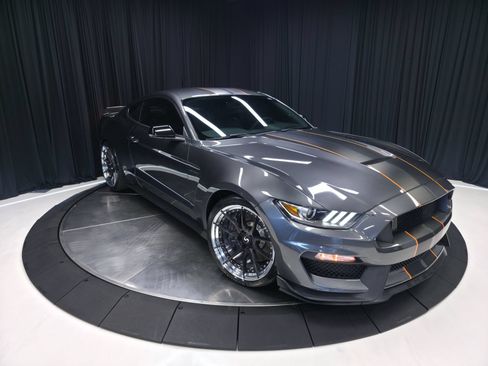 Used 2016 Ford Mustang Shelby GT350 w/ Technology Package RWD image 66