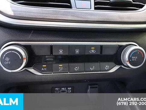 Used 2025 Nissan Altima 2.5 SV FWD image 31