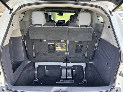 Used 2021 Toyota Sienna XLE AWD/4WD image 50