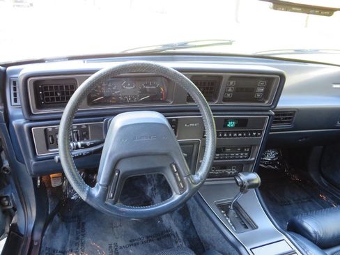 Used 1988 Lincoln Mark VII LSC RWD image 12