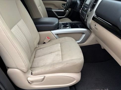 Used 2017 Nissan Titan SV RWD image 18