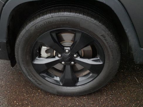 Certified 2023 Jeep Cherokee Altitude Lux image 15