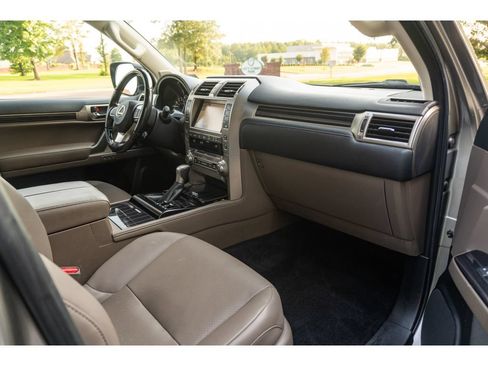 Used 2021 Lexus GX 460 Premium AWD/4WD image 19
