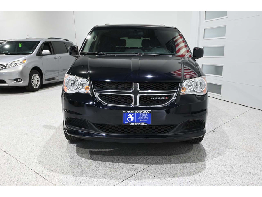 Used 2015 Dodge Grand Caravan SXT FWD image 4