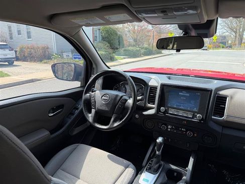 Used 2022 Nissan Frontier SV RWD image 25