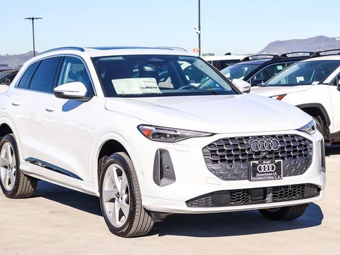 New 2025 Audi Q5 Premium Plus image 3