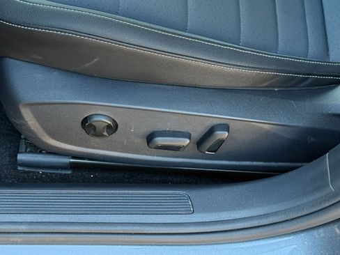 Used 2025 Volkswagen Jetta SE image 22