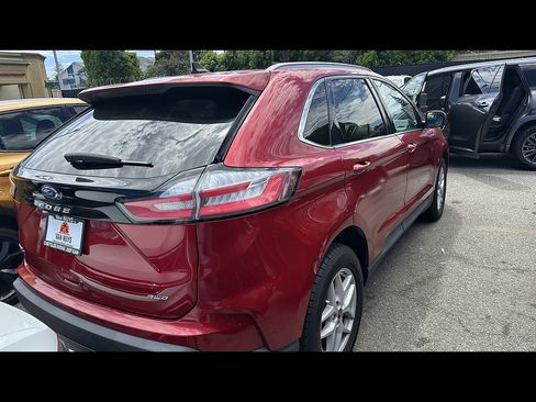 Used 2022 Ford Edge SEL AWD/4WD image 3