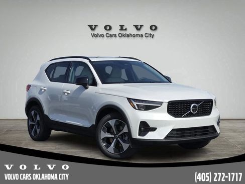 Used 2026 Volvo XC40 B5 Plus w/ Protection Package Premier image 3