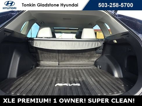 Used 2022 Toyota RAV4 XLE Premium image 26