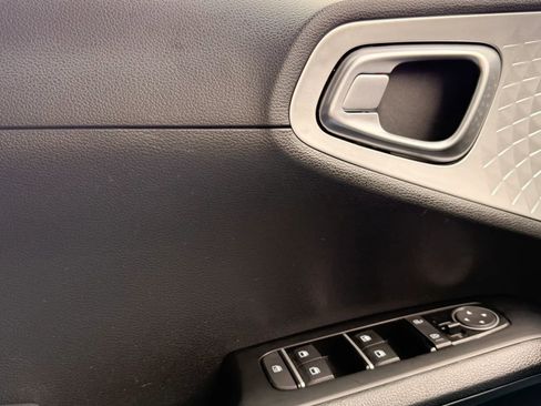 Used 2025 Kia Soul LX w/ LX Technology Package image 26