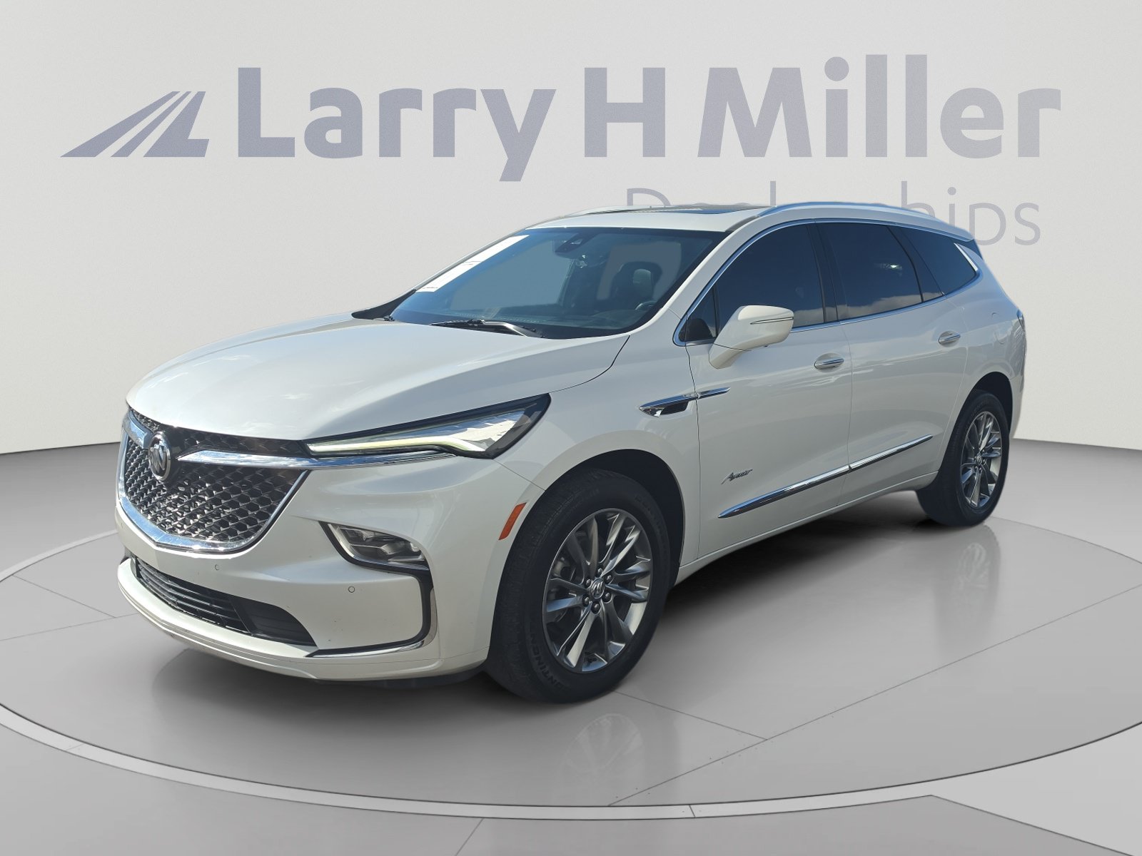 Used 2024 Buick Enclave Avenir w/ Avenir Technology Package FWD image 1