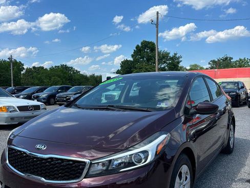 Used 2018 Kia Forte LX FWD image 3