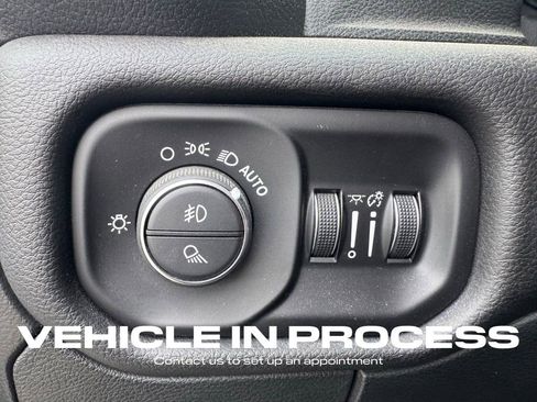 Used 2023 RAM 1500 Laramie AWD/4WD image 19