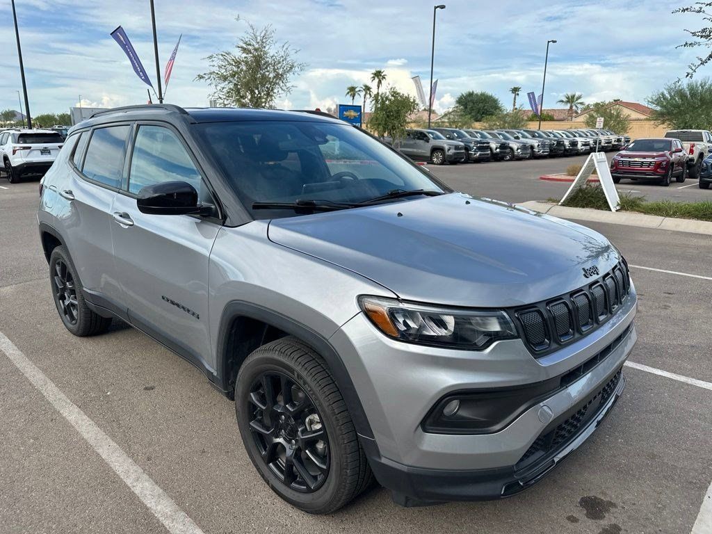 Used 2022 Jeep Compass Latitude AWD/4WD image 3
