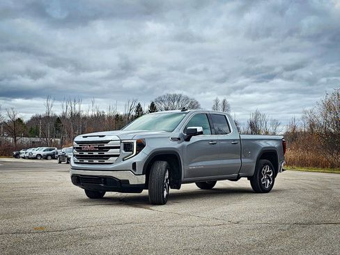Certified 2024 GMC Sierra 1500 SLE w/ Preferred Package image 9