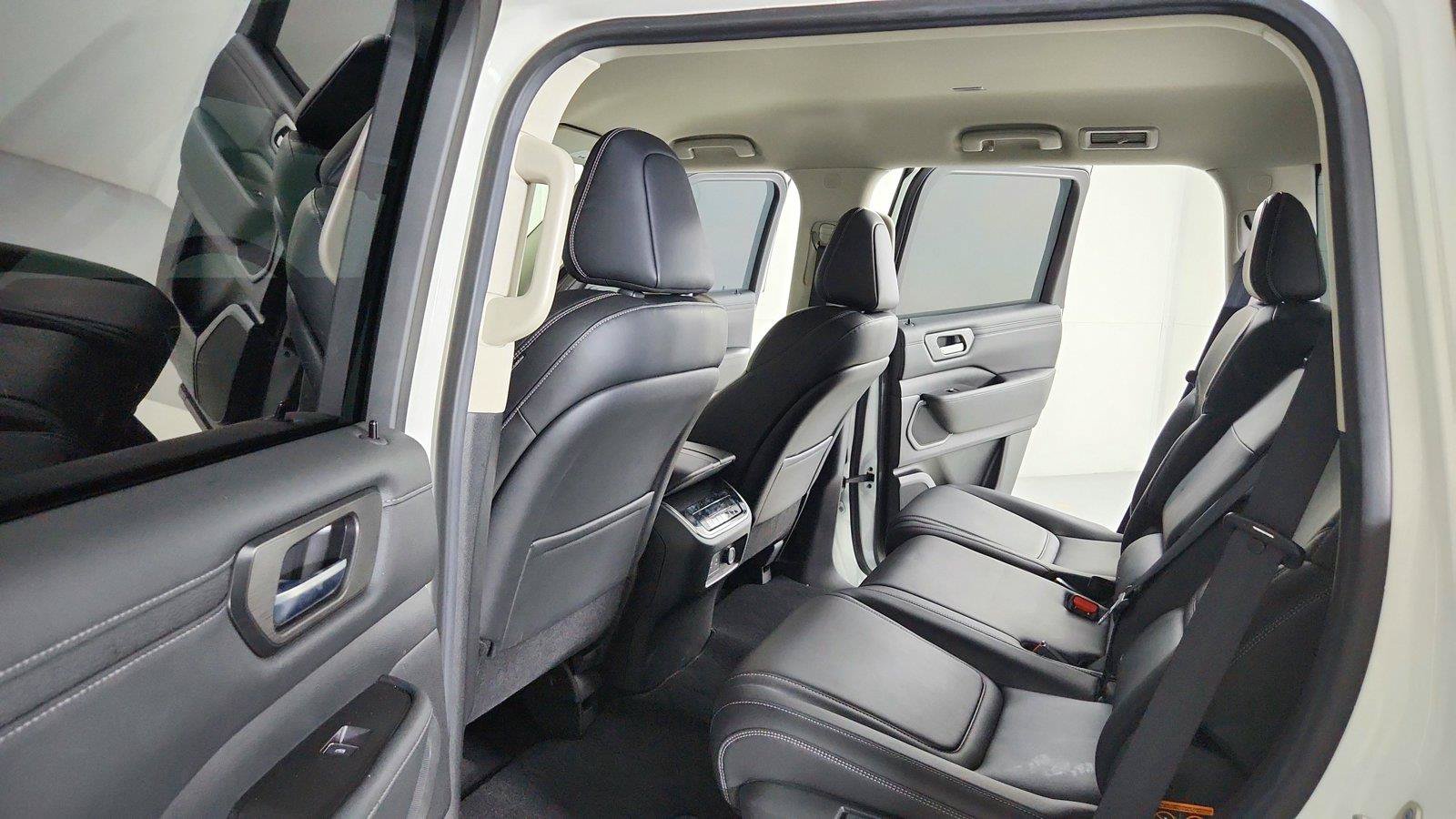 Used 2026 Nissan Armada SV AWD/4WD image 23