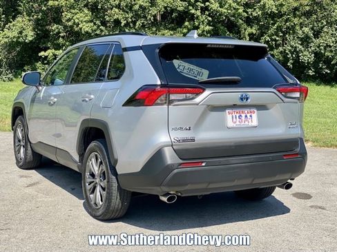 Used 2024 Toyota RAV4 XLE Premium image 5