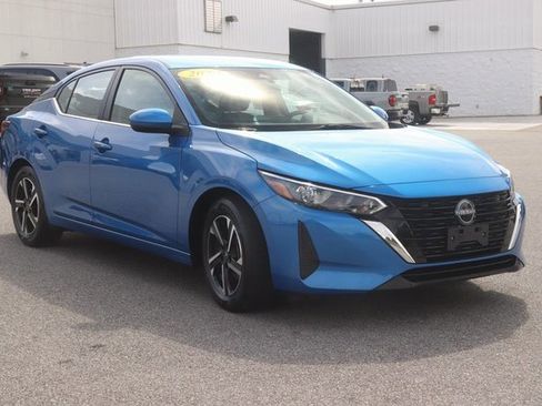 Used 2024 Nissan Sentra SV image 3