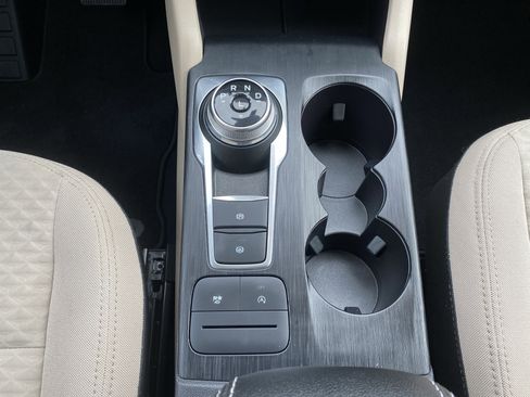 Used 2022 Ford Escape SE w/ Cold Weather Package image 21