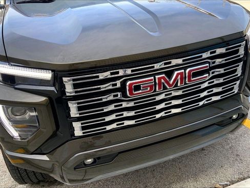 Used 2023 GMC Canyon Denali image 29