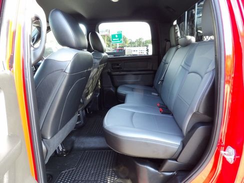 Used 2021 RAM 5500 Tradesman w/ Chrome Appearance Group RWD image 29
