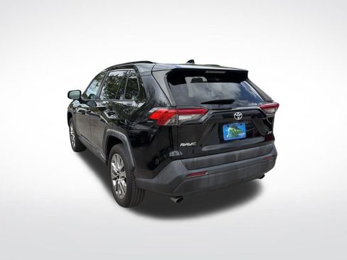 Used 2019 Toyota RAV4 XLE Premium image 6