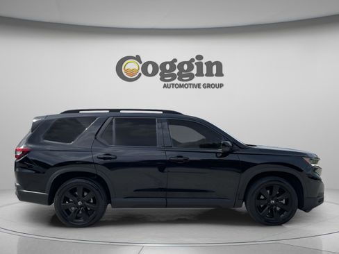 Certified 2025 Honda Pilot Black Edition image 7