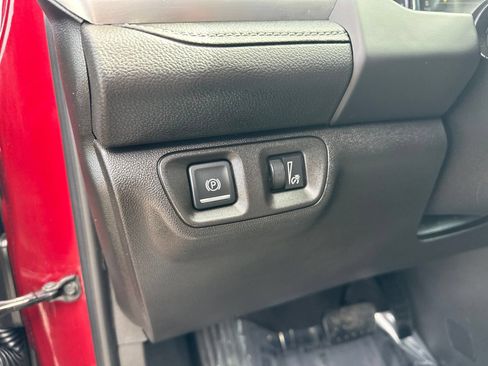 Used 2018 GMC Acadia SLT AWD/4WD image 15