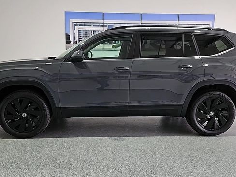 New 2026 Volkswagen Atlas SE FWD image 6