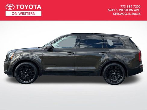 Used 2022 Kia Telluride EX w/ EX Premium Package image 2