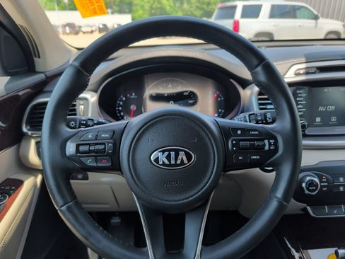 Used 2018 Kia Sorento EX FWD image 13
