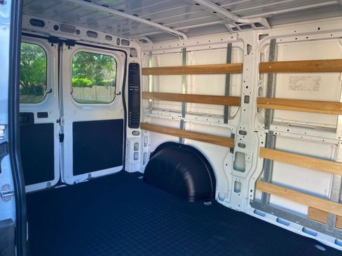 Used 2025 RAM ProMaster 2500 w/ U-Haul Equipment Group FWD image 35