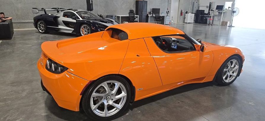 Used 2010 Tesla Roadster Sport RWD image 4