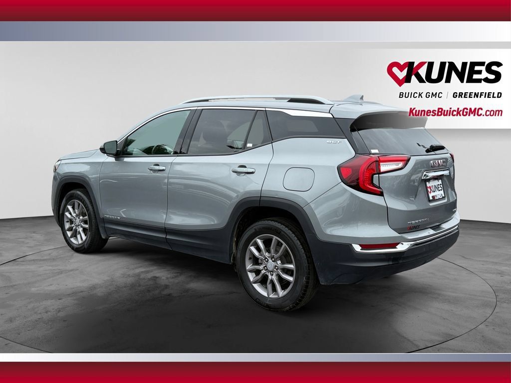 Used 2024 GMC Terrain SLT AWD/4WD image 8
