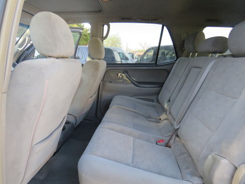 Used 2005 Toyota Sequoia SR5 image 21