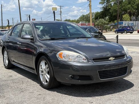 Used 2011 Chevrolet Impala LTZ FWD image 9