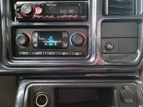 Used 2006 GMC Sierra 1500 SLT w/ Vortecmax Performance Pack image 11