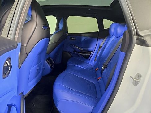 Used 2022 Aston Martin DBX AWD/4WD image 11