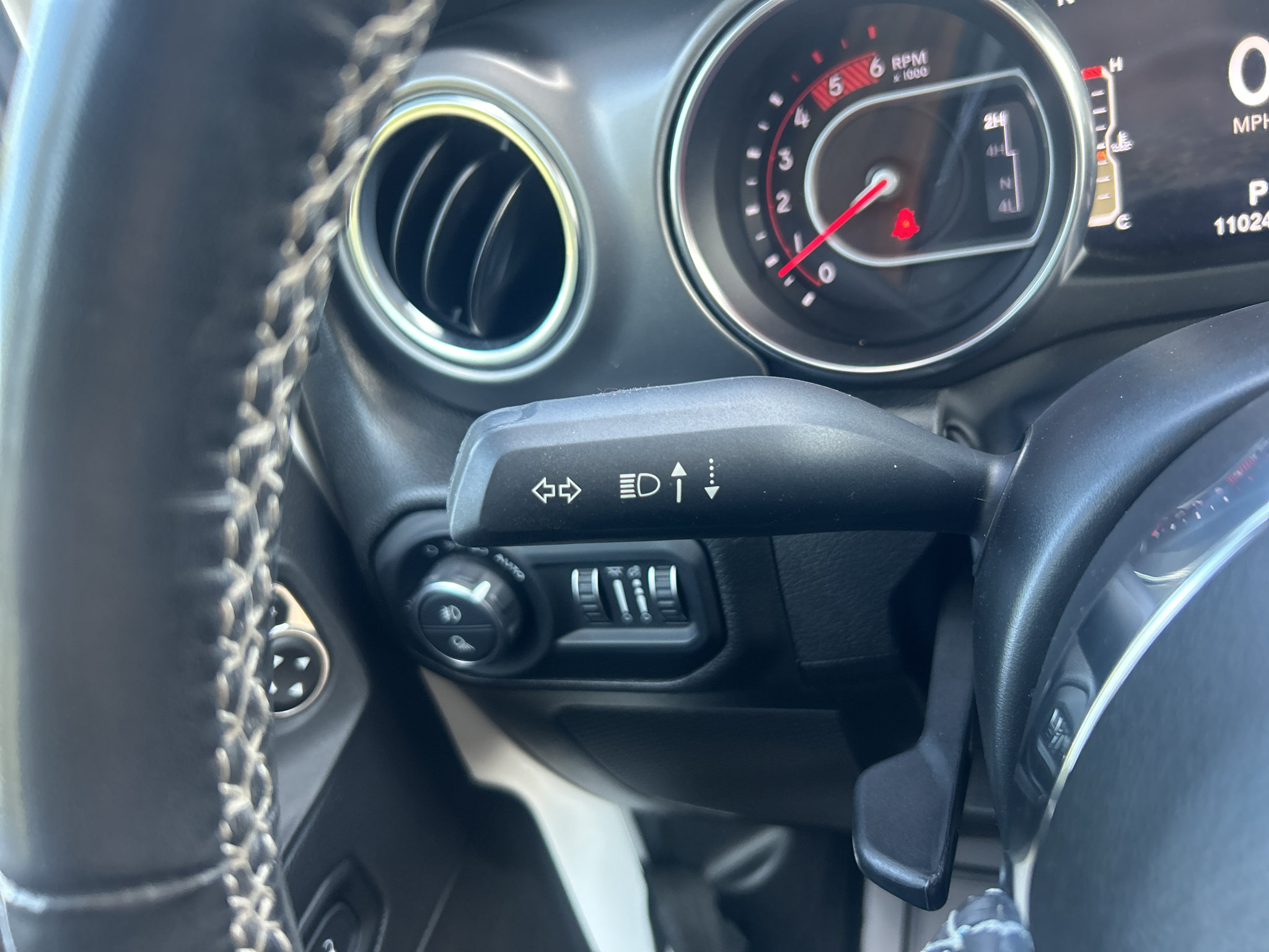 Used 2022 Jeep Gladiator Rubicon w/ LED Lighting Group AWD/4WD image 18