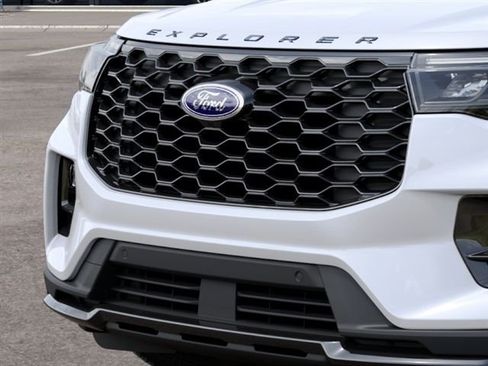 New 2027 Ford Explorer ST-Line w/ Premium Package AWD/4WD image 17