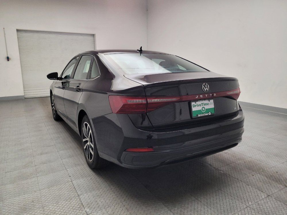 Used 2025 Volkswagen Jetta SE FWD image 6